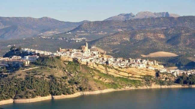 فيلا Cortijo De La Cruz Iznájar المظهر الخارجي الصورة