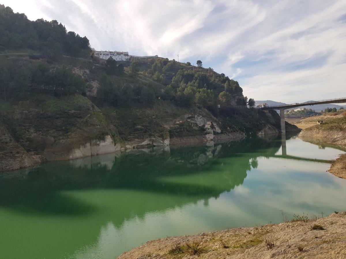 فيلا Cortijo De La Cruz Iznájar المظهر الخارجي الصورة